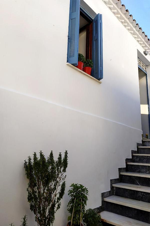 Ariadne,Traditional Apartment In Centre Of Poros Poros Town Ngoại thất bức ảnh